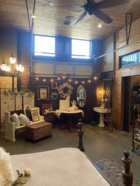 Main St. Retail / Shop