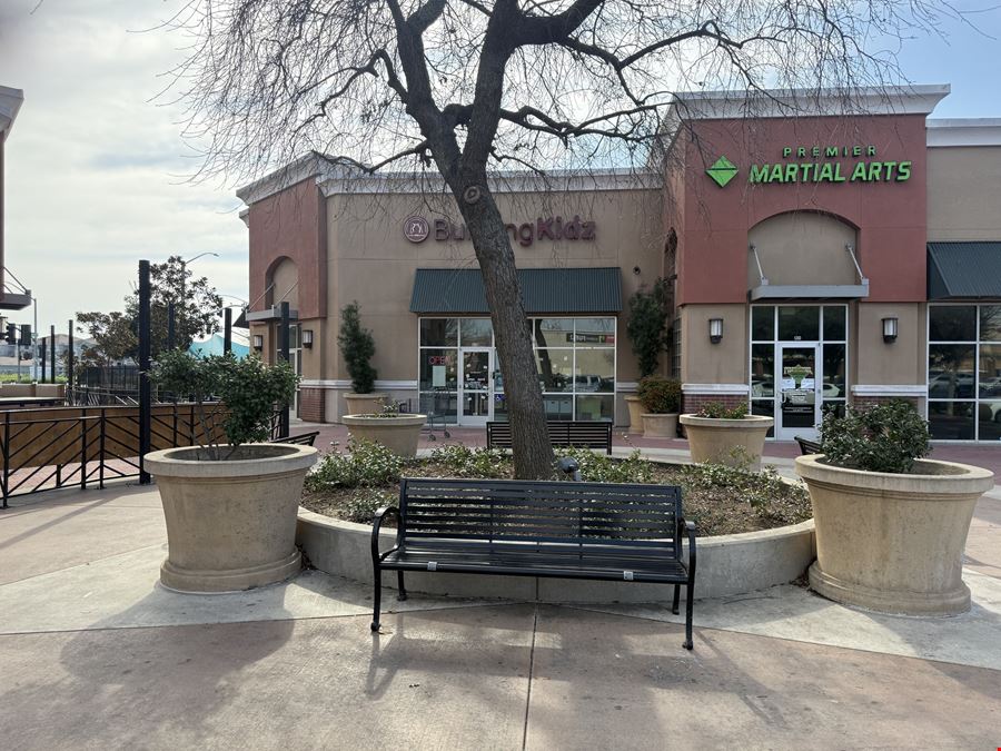 The Shops at College Square