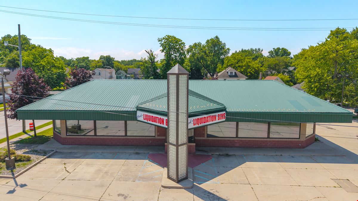 1002 Lapeer Ave.