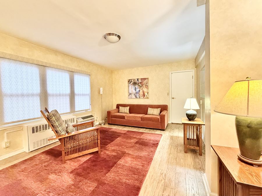 120 E 36th St