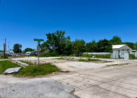 Commercial space at 0.52 AC on West Division Street in Springfield