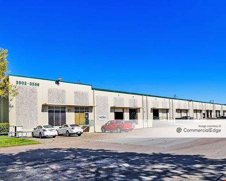 Industrial space for Rent at Pine Forest Business Center in Houston
