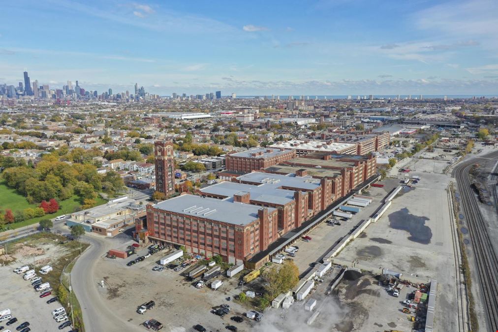 1965 W Pershing Rd, Chicago, IL
