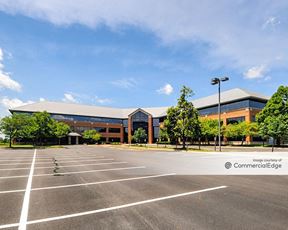 Hamilton Lakes Business Park - 555 Pierce Road
