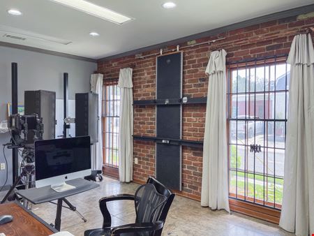 ±2,000 SF Office/Retail at Mid City Signaled Intersection