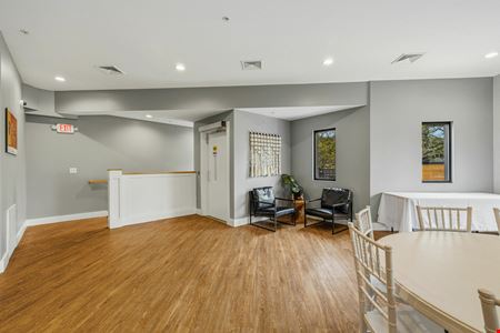 402 Center St