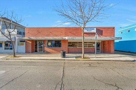 Retail space for Rent at High Exposure Retail Shop Space in Downtown Reedley in Reedley