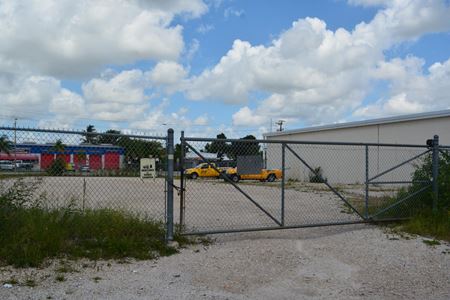 Land space for Sale at 929 Country Club Blvd in Cape Coral