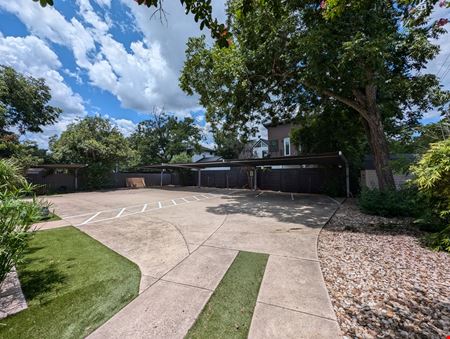 3906 Menchaca Rd