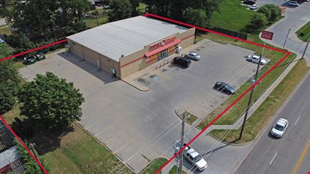 HIGH-VISIBILITY RETAIL IN SE WICHITA