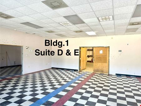 Newly Renovated Shopping Plaza Near Buc-ee's