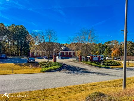Freestanding Multi-Use Building | Sale or Lease | ±8,000 SF | ±4,000 SF Available