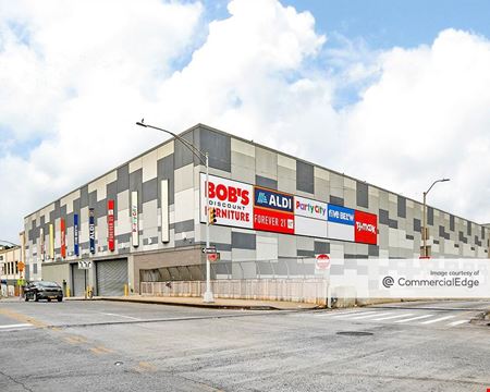 Retail space for Rent at Broadway Plaza in Bronx