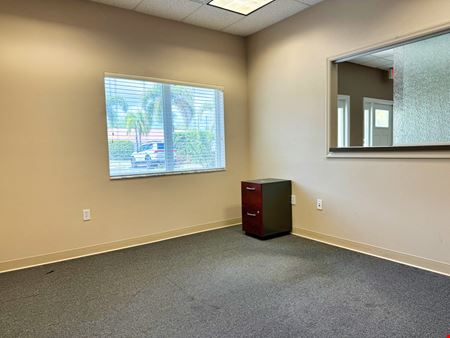 SUPER WELL LOCATED OFFICE SUITE ON UNIVERSITY PKWY.