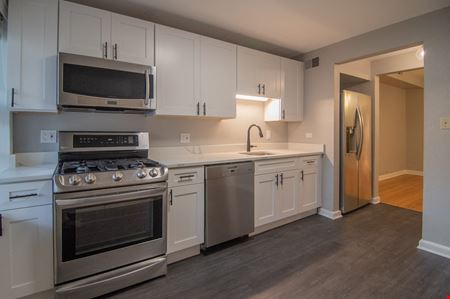 844 West Lakeside Place