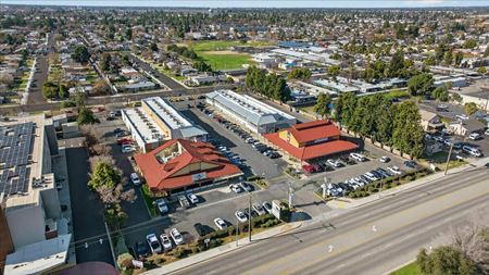Retail space for Rent at The Barnyard Shopping Center: Prime Retail Shop Space in Clovis