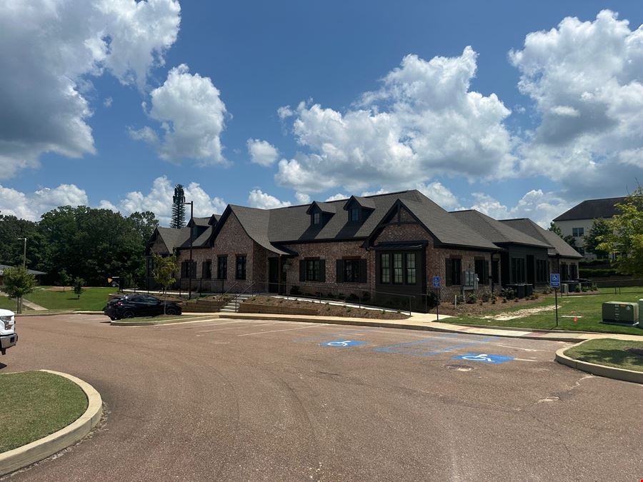 Oxford Commons | 410 Enterprise Drive | For Sale