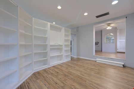 1755 Lincoln Hwy E