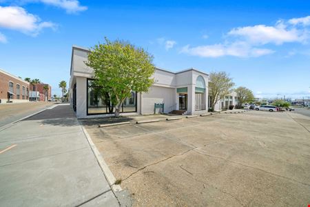Town Centre Offices at Fifth & Grace