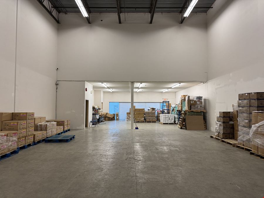 Industrial Strata with 2 Dock Loading Bays For Lease