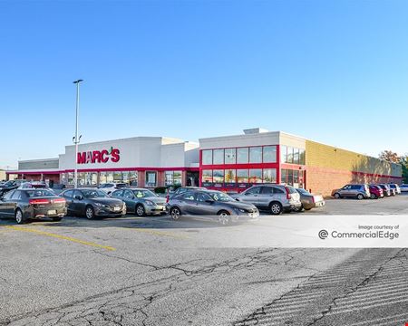 Retail space for Rent at 371 West Bagley Road in Berea