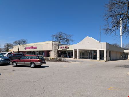Retail space for Rent at Geneva Plaza in Carol Stream