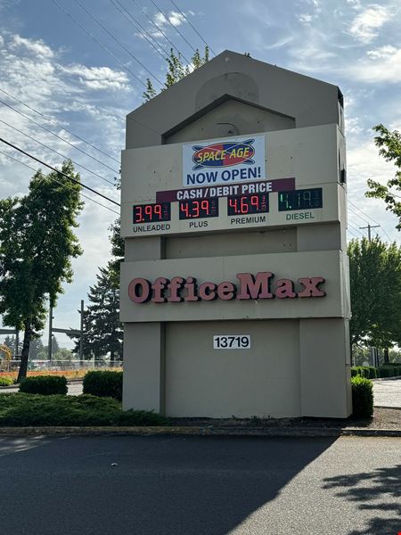 Prime Retail Space in Cascade Marketplace