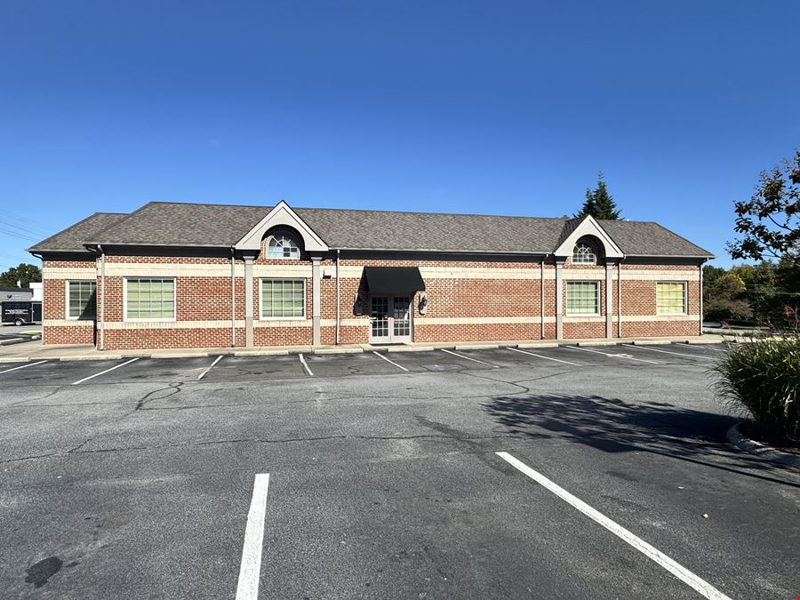 1570 N Main St