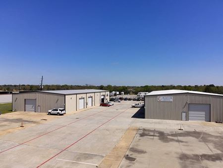 Retail space for Rent at 18700 Becker Road in Houston