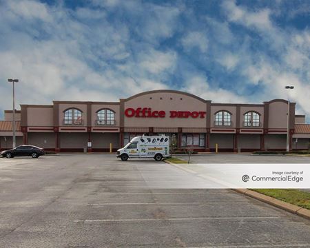 Retail space for Rent at Embassy Plaza in Port Richey