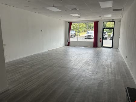 1,100 SF End Cap For Lease