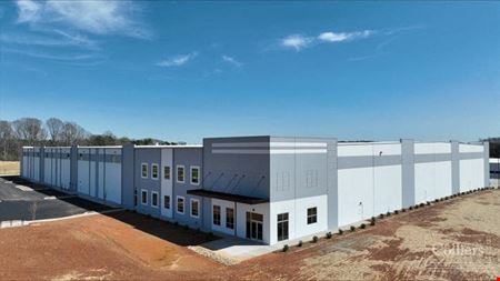 ± 111,488 SF MANUFACTURING BUILDING