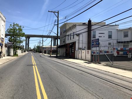 2582 Richmond Ter