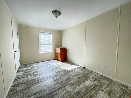 5902 NW 1st Place