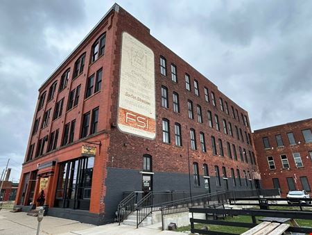 Retail space for Rent at 1210 Jackson St in Toledo