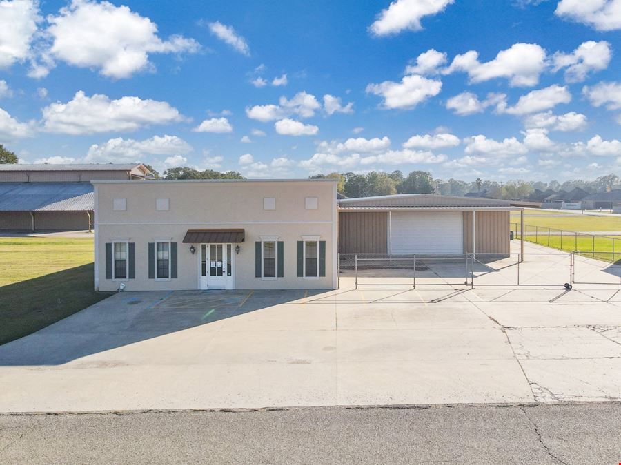 Newly Renovated Flex Space in Broussard