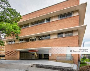 Plaza Parkway Medical Building