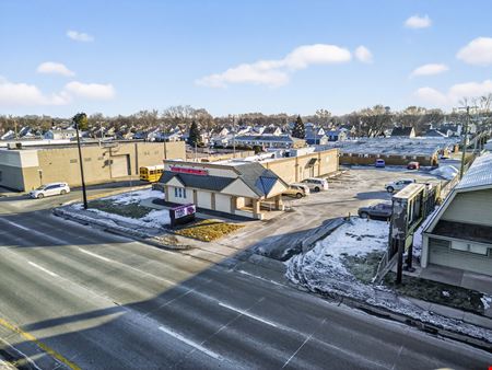 Retail space for Sale at 3807 Fort St (M-85), Restaurant with Outdoor Café in Wyandotte