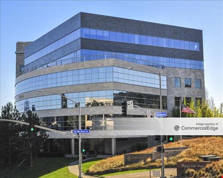 Commercial space at Del Mar Corporate Centre III in San Diego