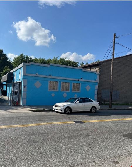 Commercial space at 727 Cranston St in Providence
