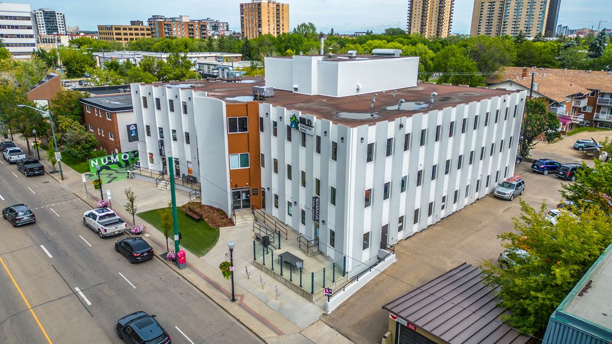 124 Place Retail Space Opportunity