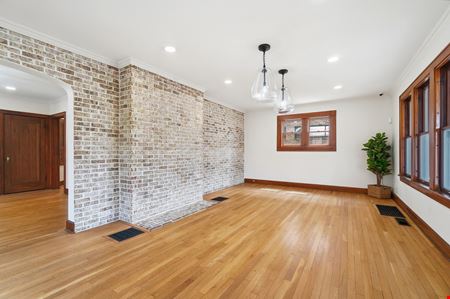 4094 Broadway