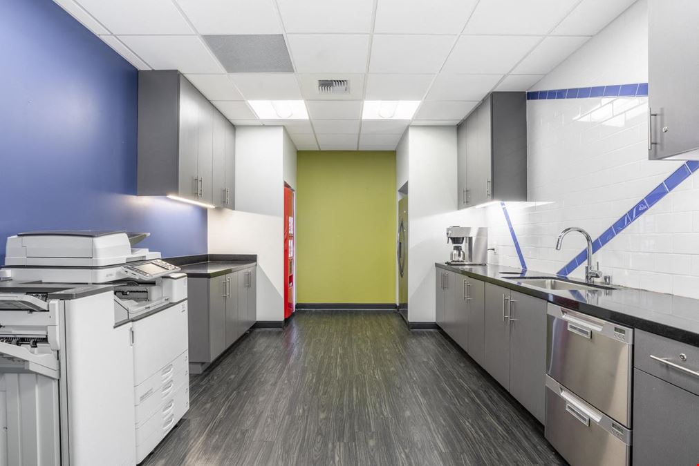 Regus - Encino Corporate Center