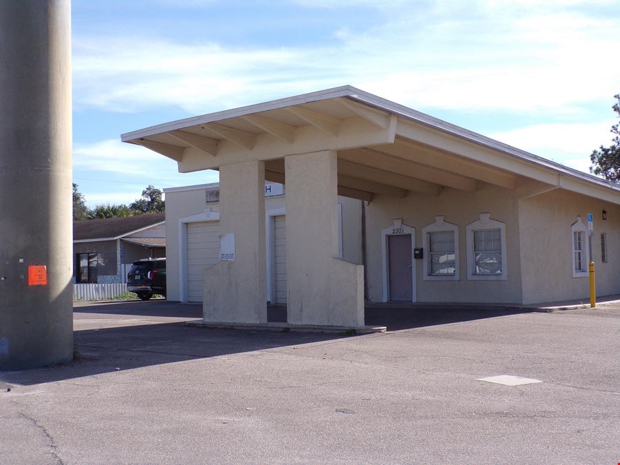 2301 E Main