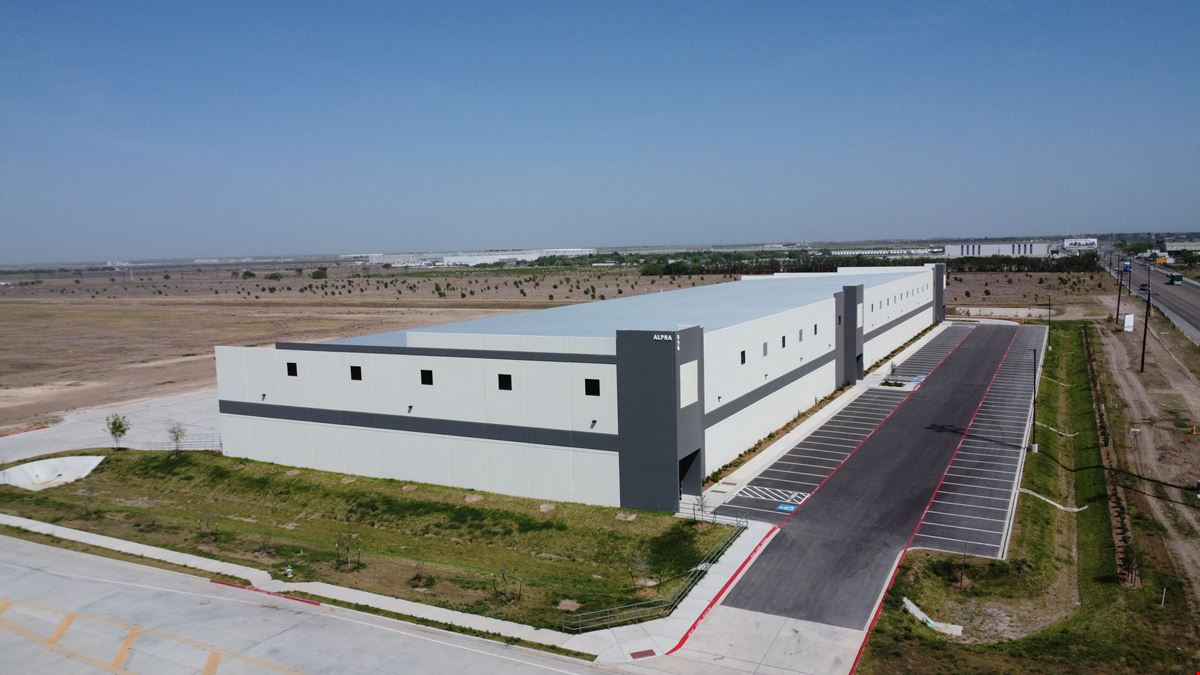 890 E. Military Highway / 35.8 Acres