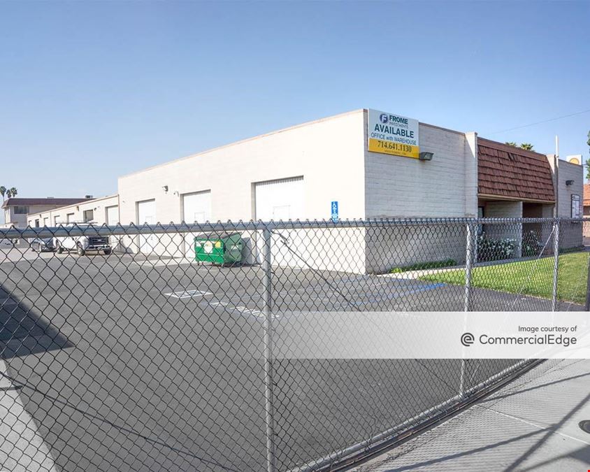 La Cadena Industrial Park - 425, 455 West La Cadena Drive