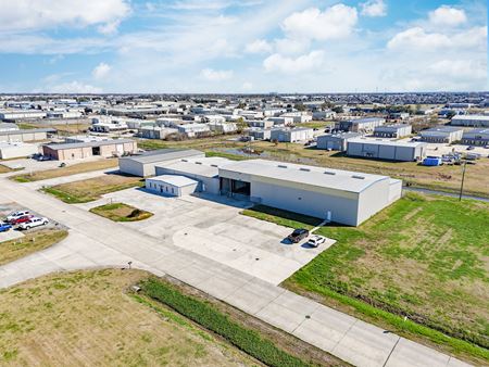 Industrial space for Rent at Office / Warehouse with Crane and Laydown Yard in Houma