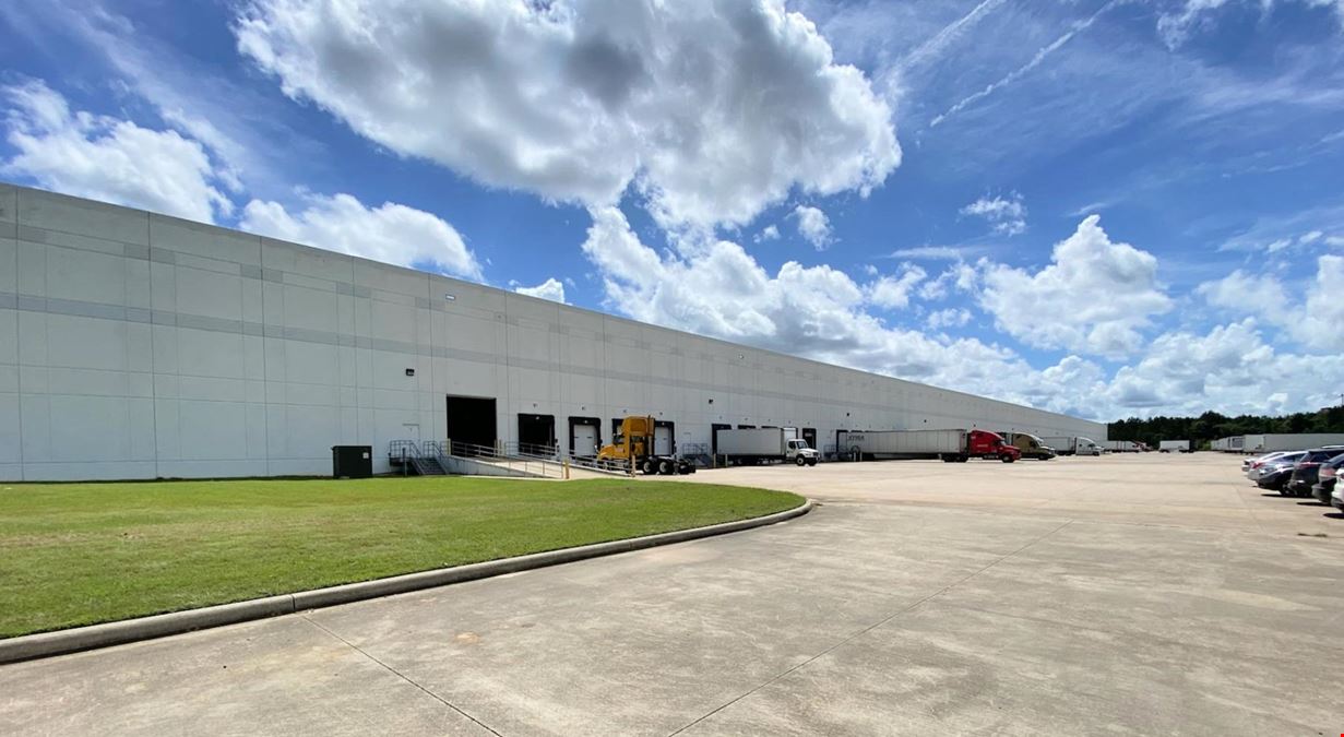 5001 Greenwood Rd. Industrial Distribution Center 5001 Greenwood