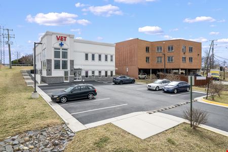 Retail space for lease with 31,000 VPD Visibility