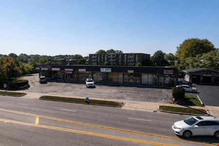 Retail space for Rent at Greenbriar Plaza in Arlington Heights